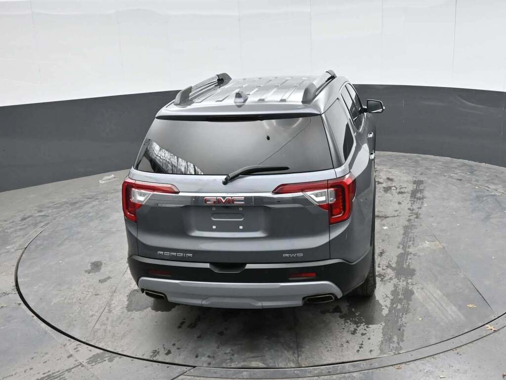 2022 GMC Acadia SLT