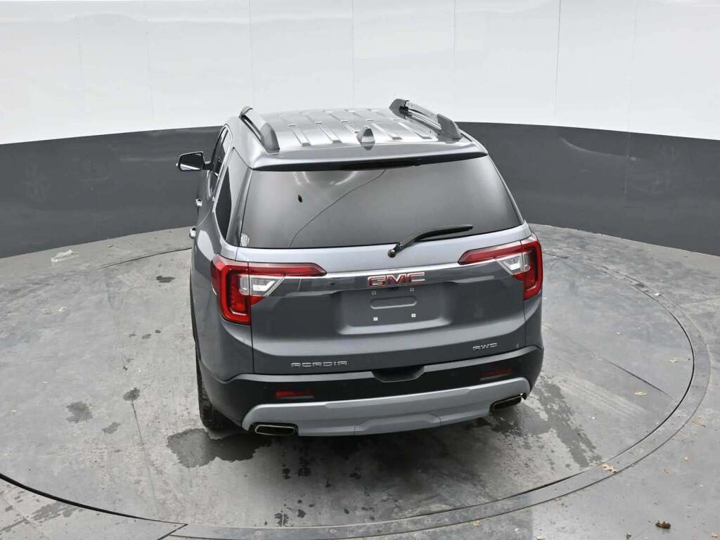 2022 GMC Acadia SLT