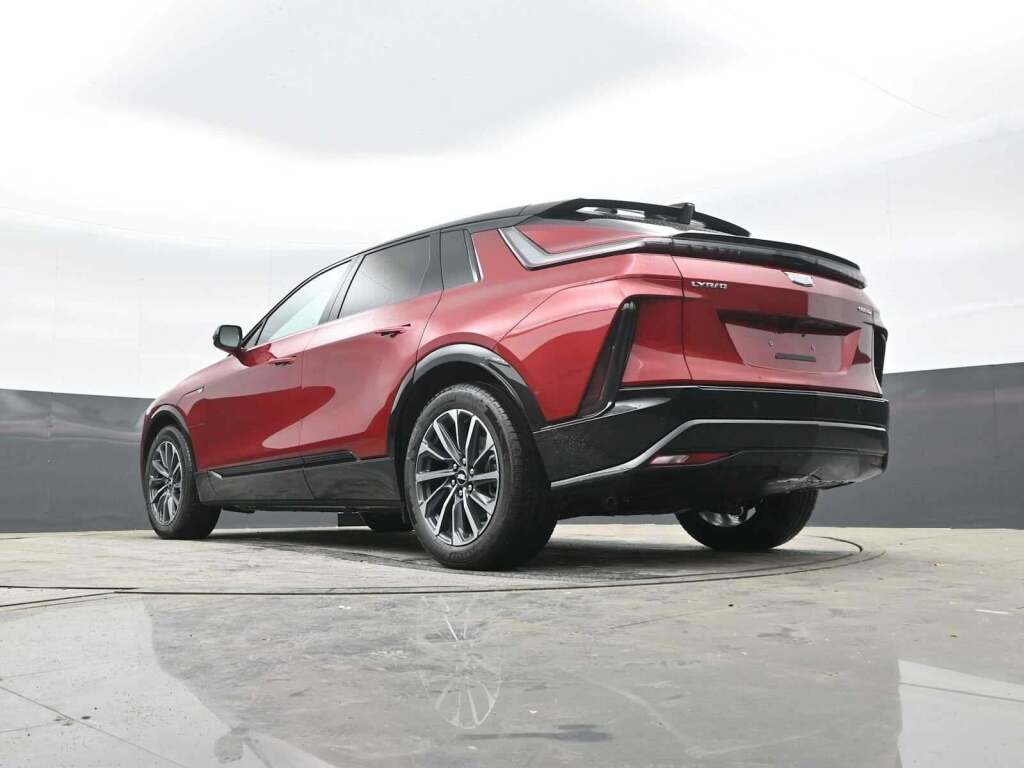 2025 Cadillac LYRIQ Sport 1
