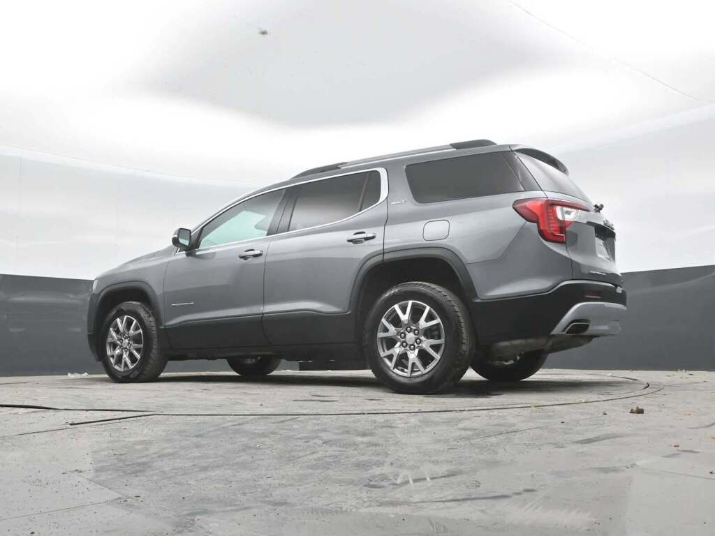 2022 GMC Acadia SLT