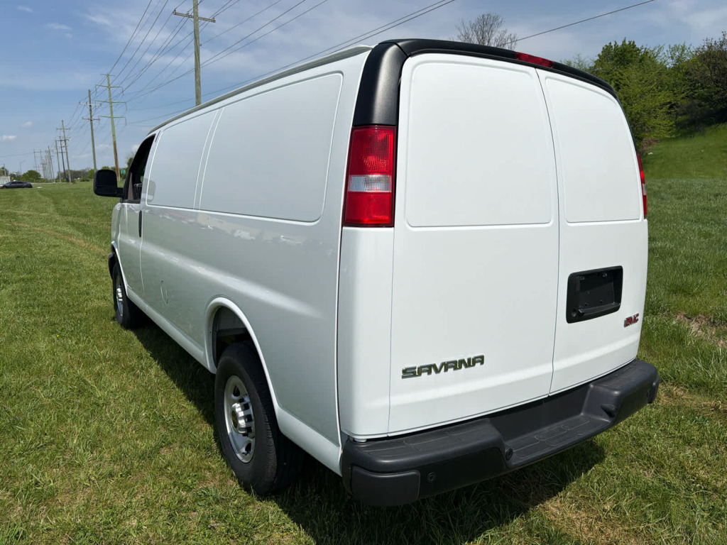 2025 GMC Savana Cargo 2500