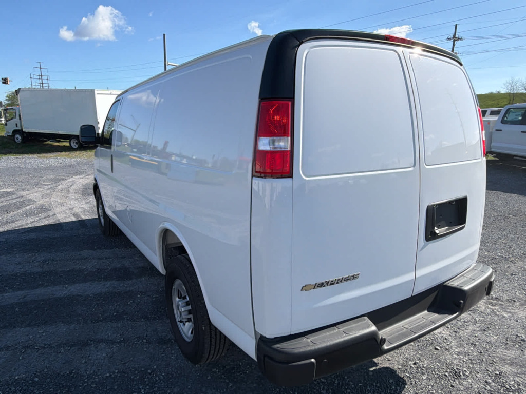 2025 Chevrolet Express Cargo 2500