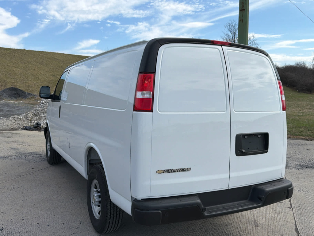 2025 Chevrolet Express Cargo 2500