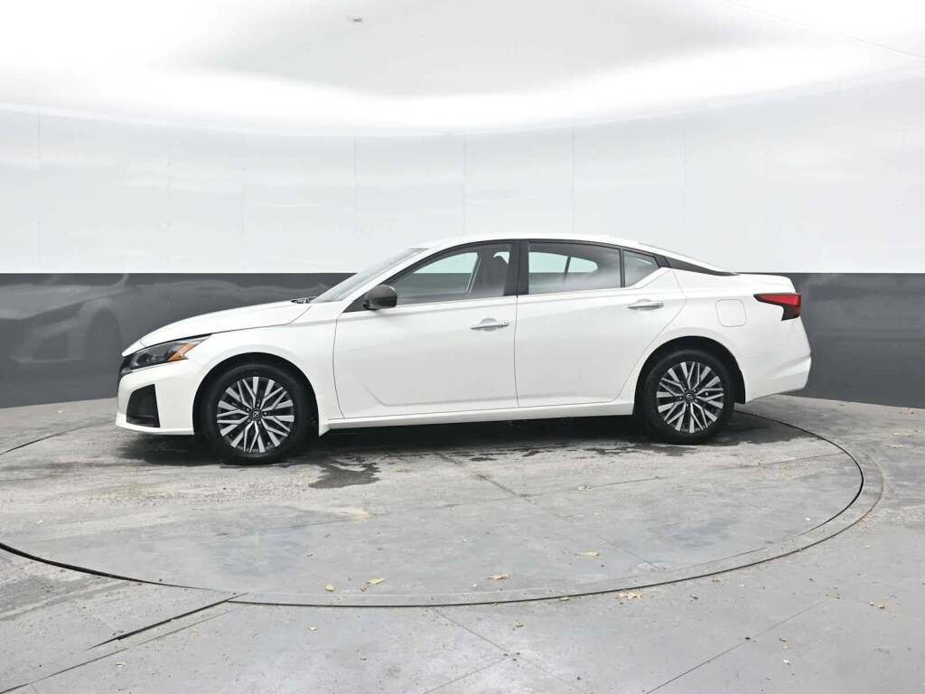2023 Nissan Altima SV