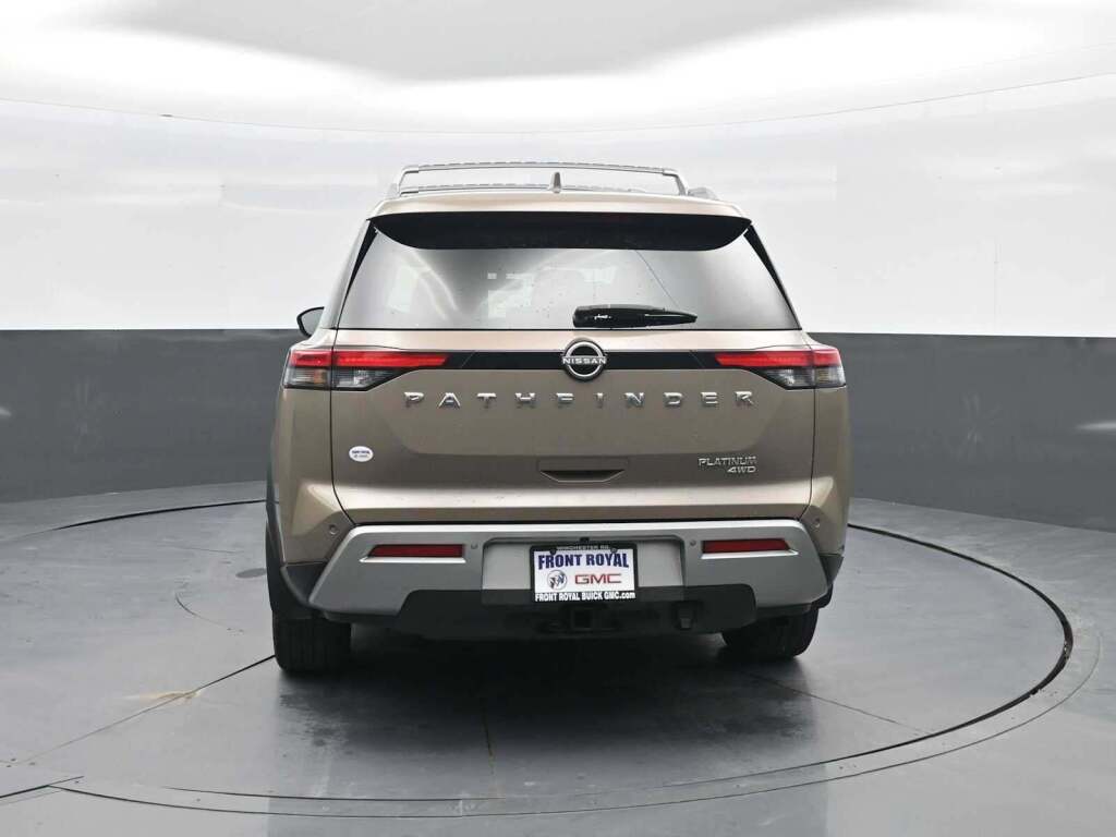 2023 Nissan Pathfinder Platinum