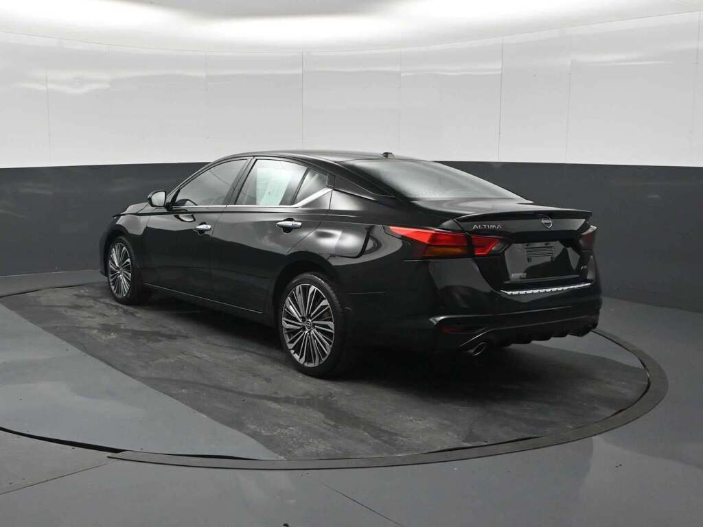 2023 Nissan Altima SL