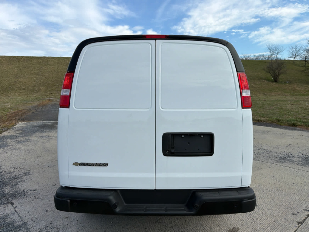 2025 Chevrolet Express Cargo 2500