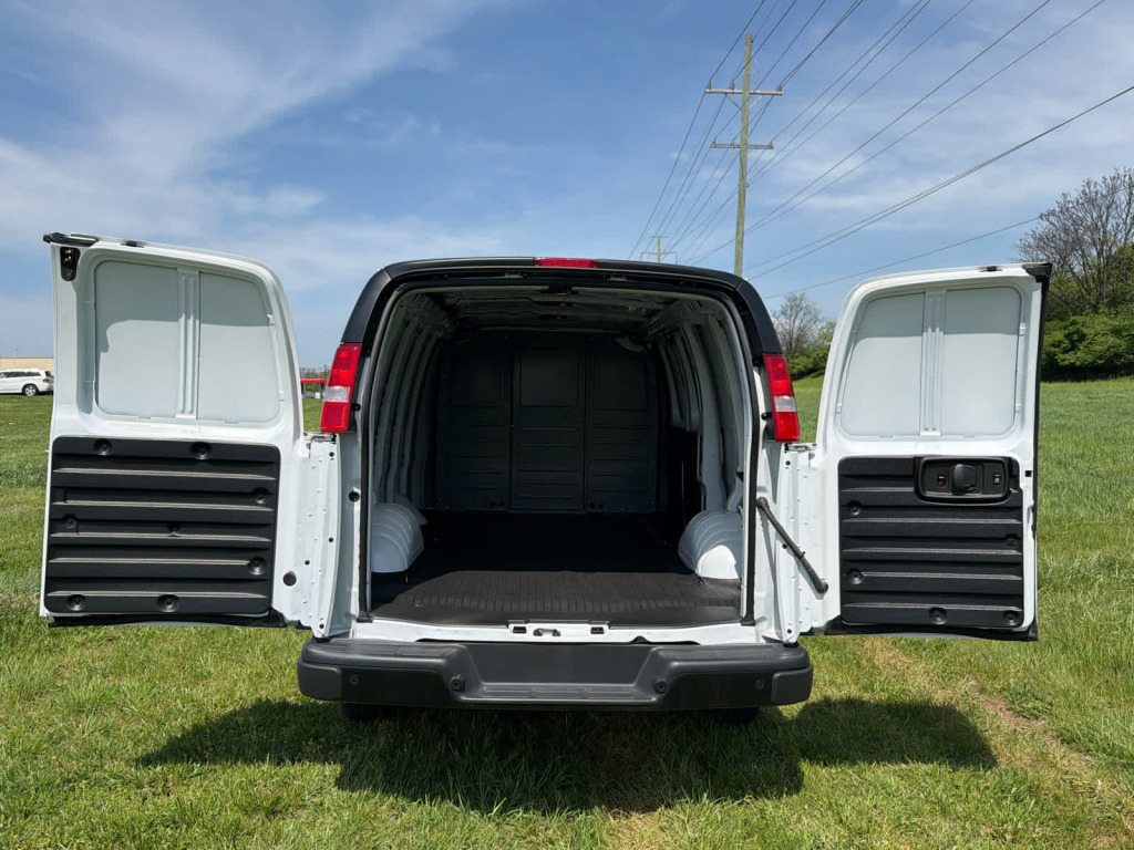2025 GMC Savana Cargo 2500