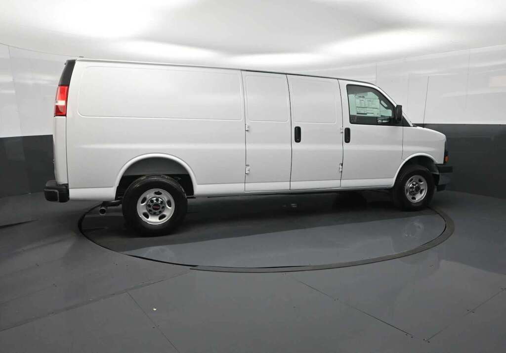 2026 GMC Savana Cargo 3500