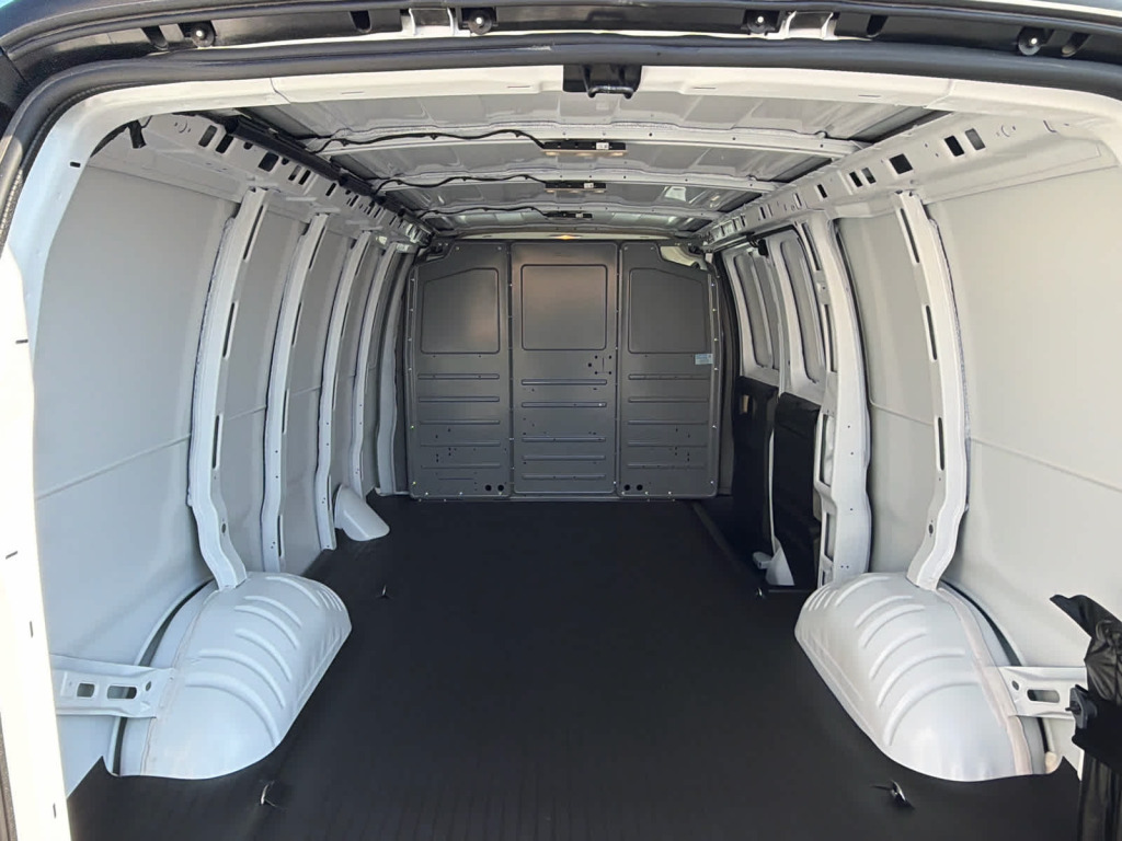 2025 Chevrolet Express Cargo 2500