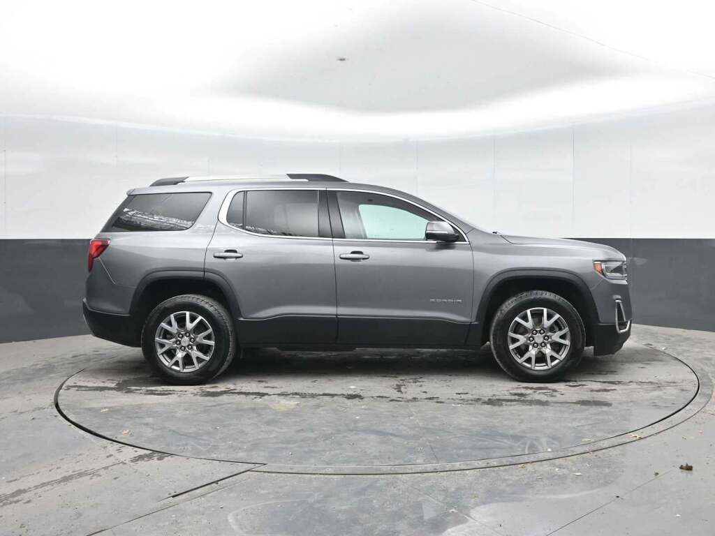 2022 GMC Acadia SLT