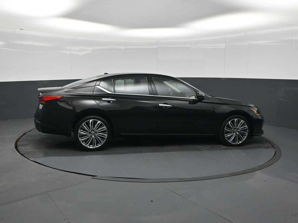2023 Nissan Altima SL