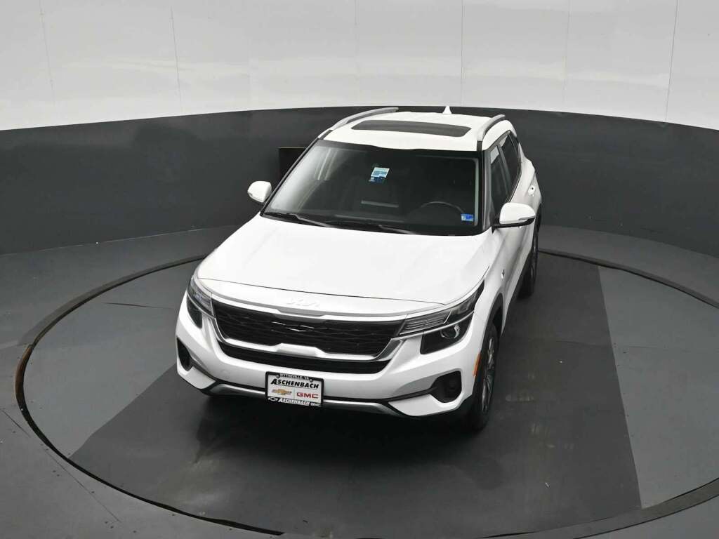 2023 Kia Seltos EX