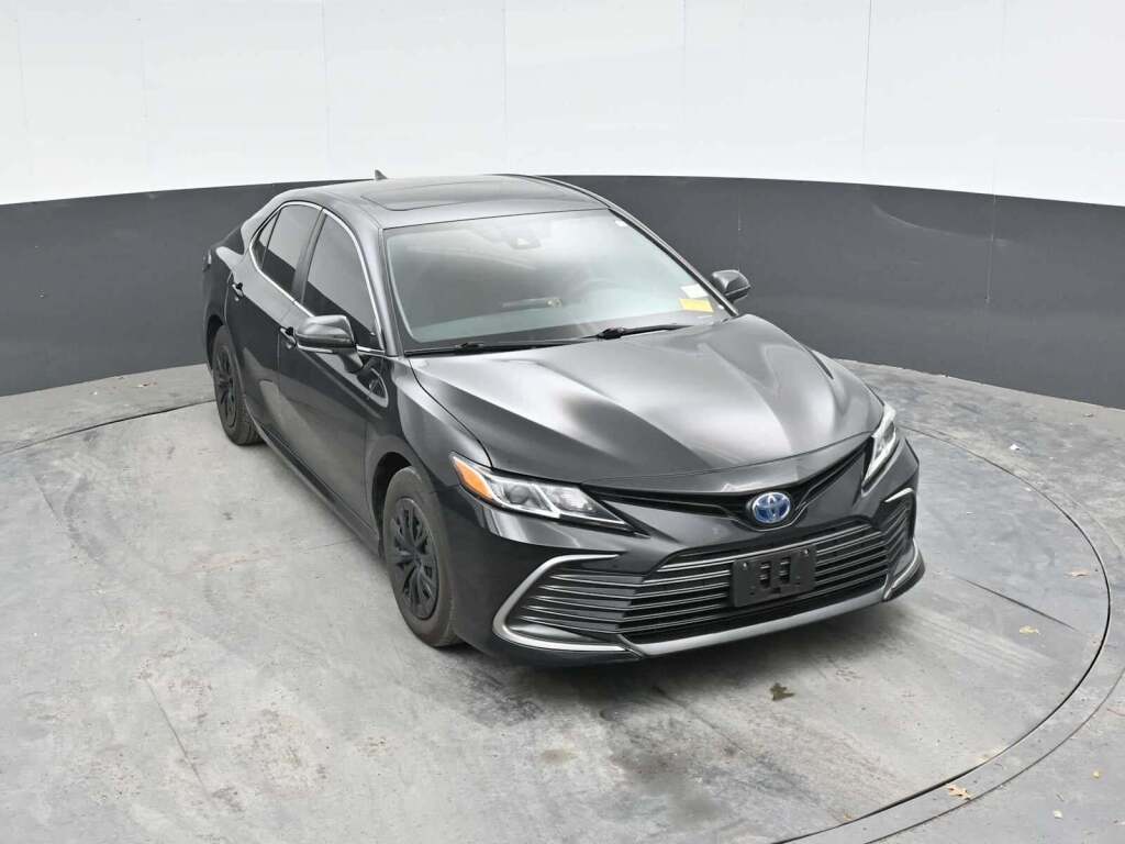 2022 Toyota Camry LE Hybrid