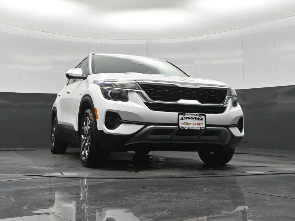 2023 Kia Seltos EX