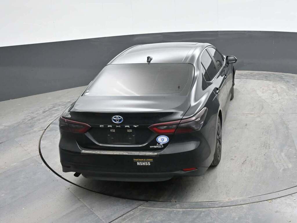 2022 Toyota Camry LE Hybrid