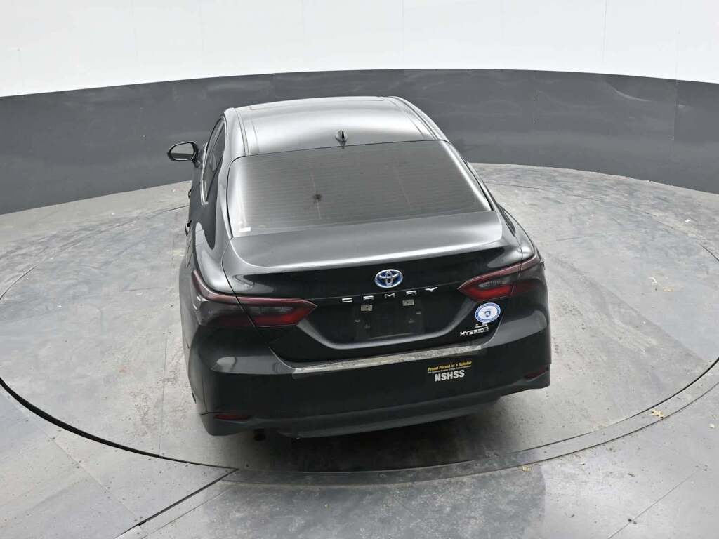 2022 Toyota Camry LE Hybrid