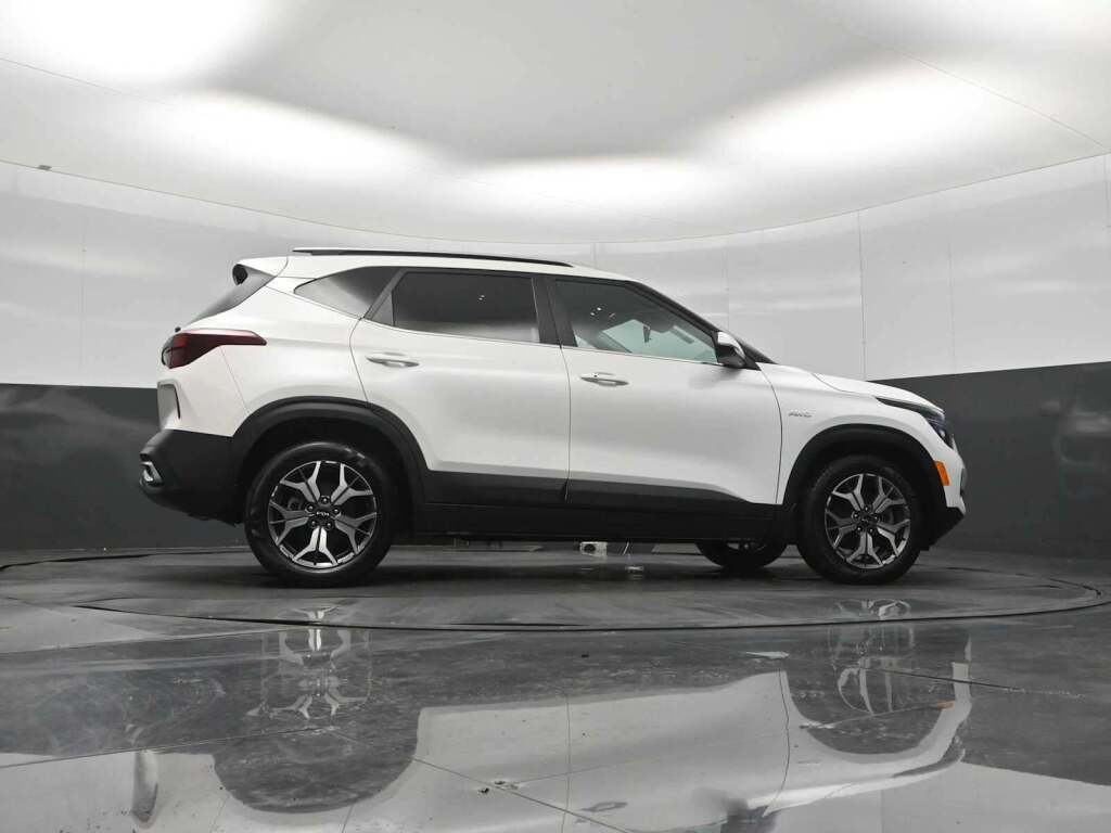 2023 Kia Seltos EX