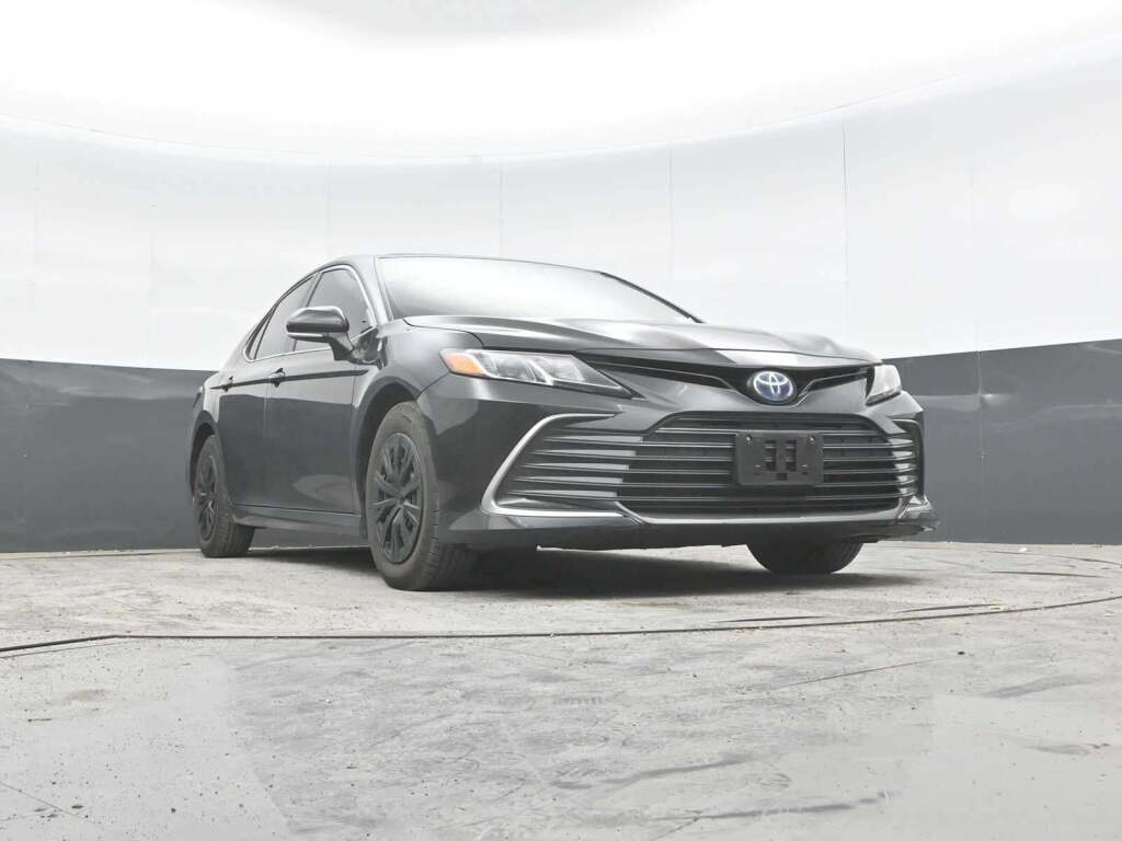 2022 Toyota Camry LE Hybrid