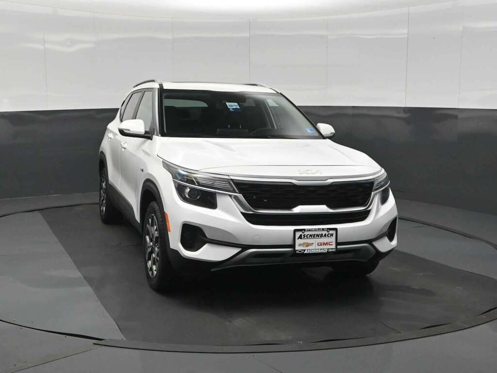 2023 Kia Seltos EX