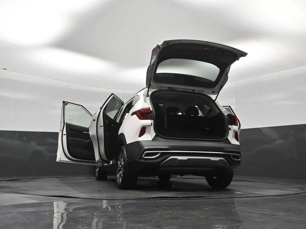 2023 Kia Seltos EX