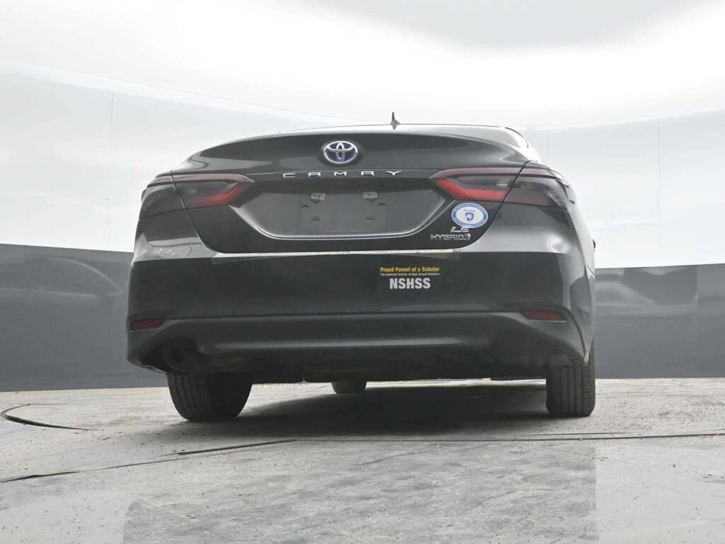 2022 Toyota Camry LE Hybrid