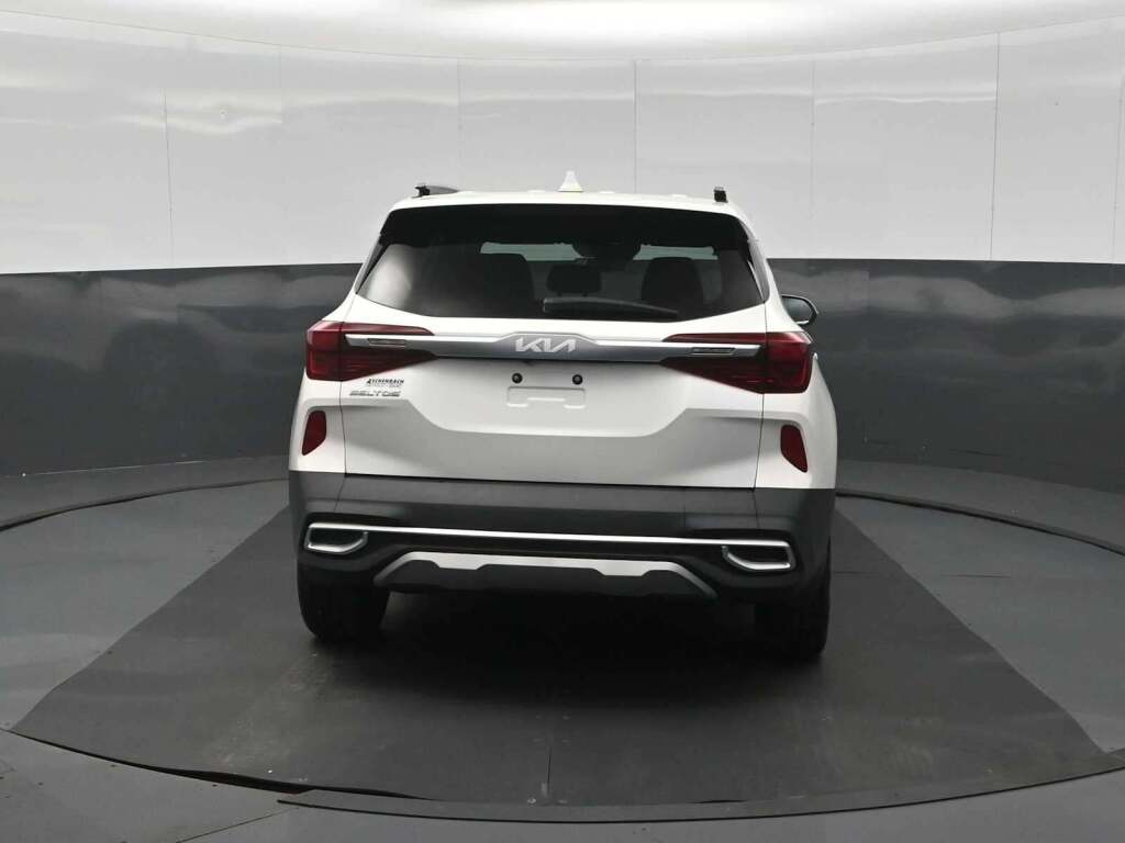 2023 Kia Seltos EX