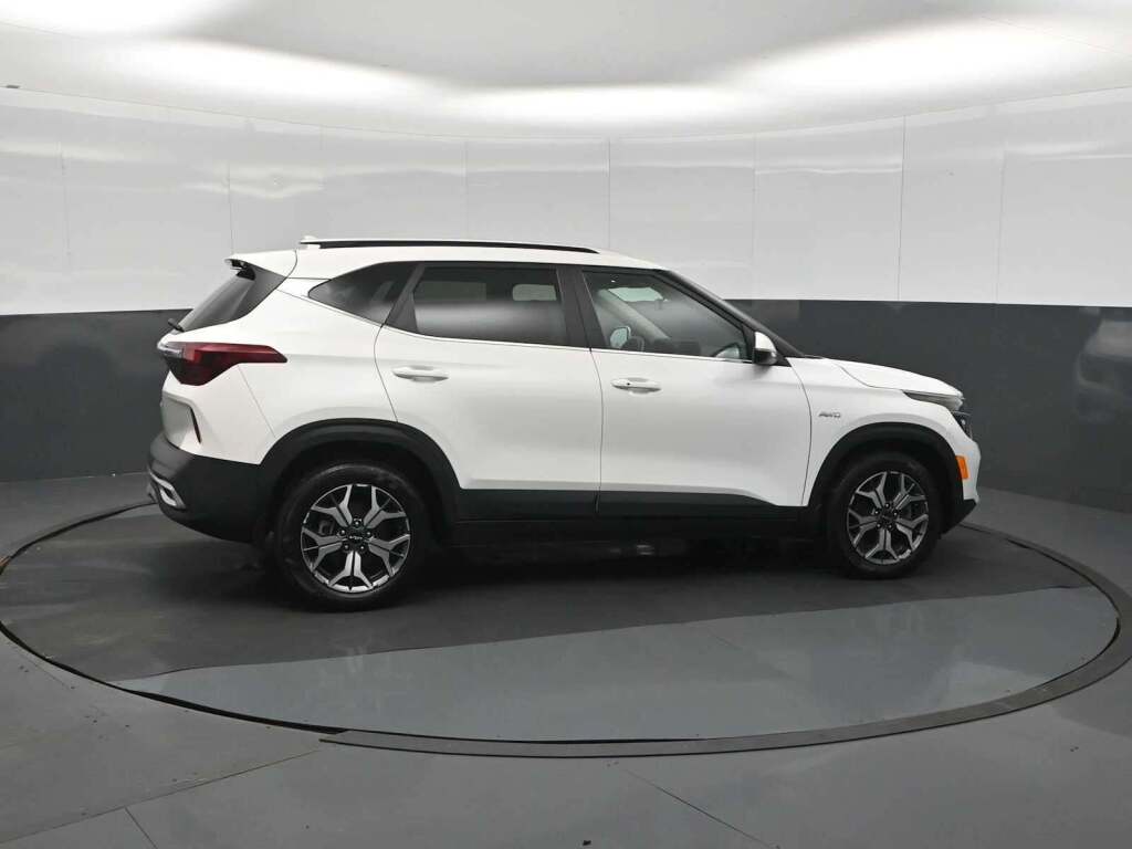 2023 Kia Seltos EX