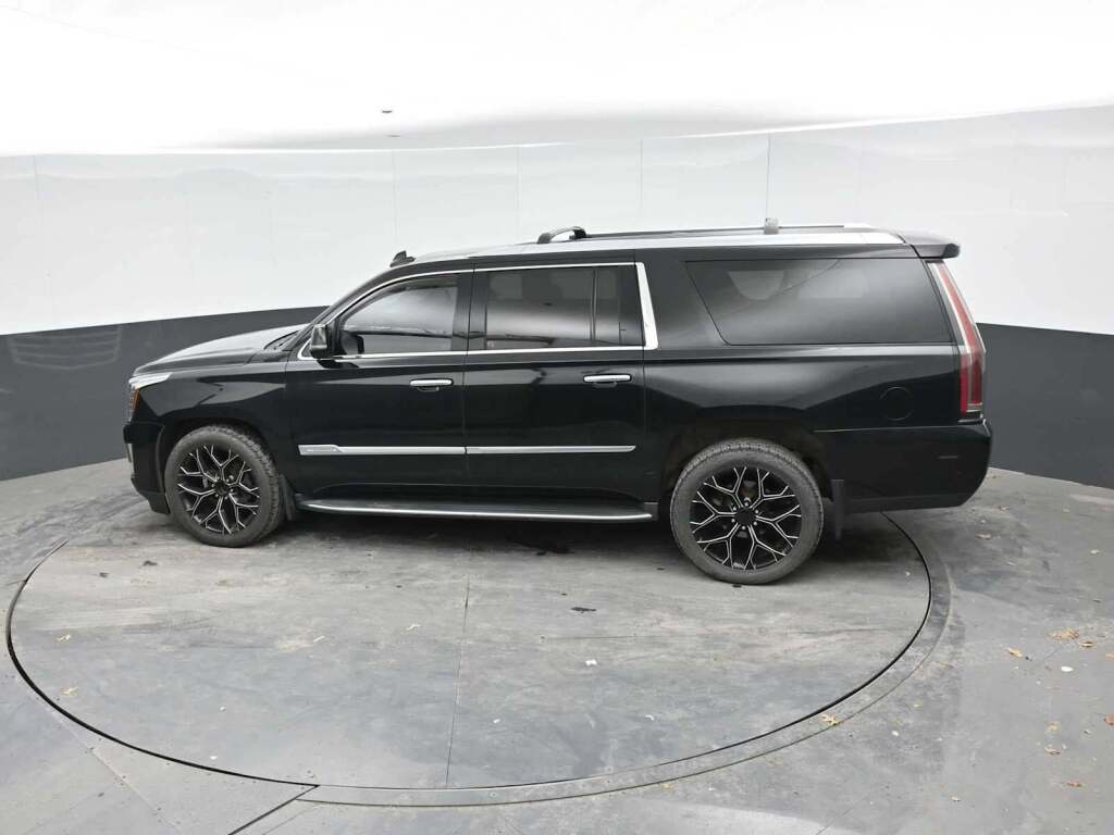 2018 Cadillac Escalade ESV Luxury