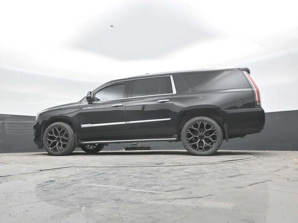 2018 Cadillac Escalade ESV Luxury