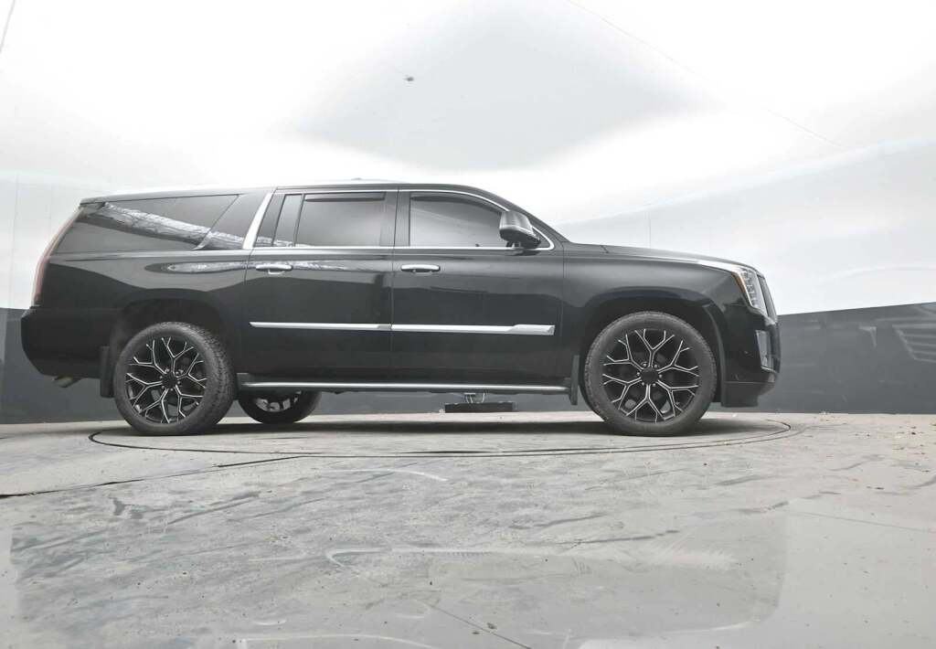 2018 Cadillac Escalade ESV Luxury