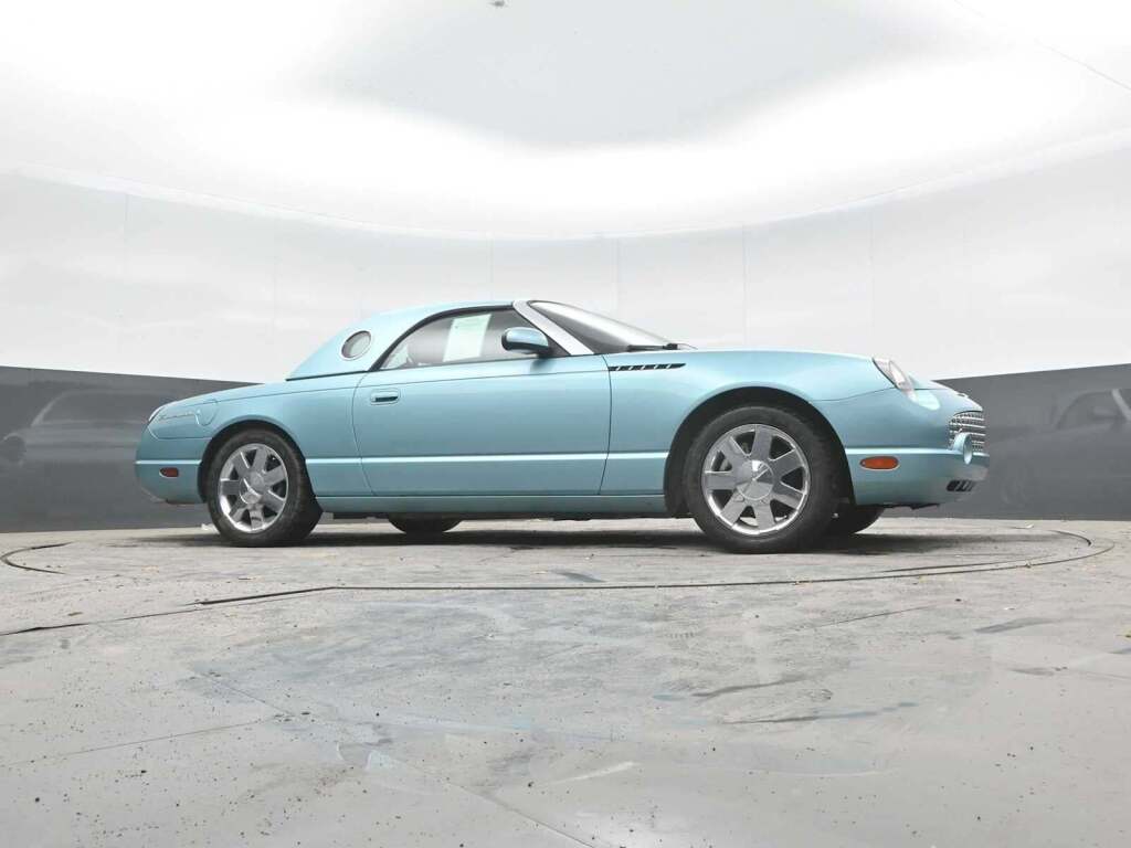 2002 Ford Thunderbird Deluxe