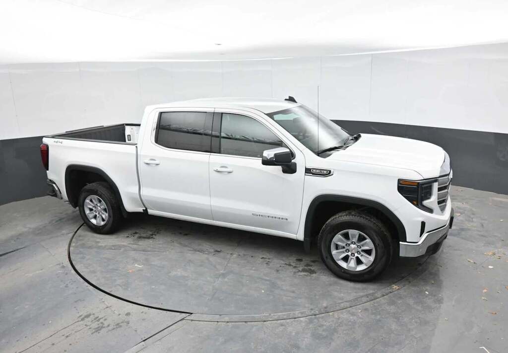 2026 GMC Sierra 1500 SLE