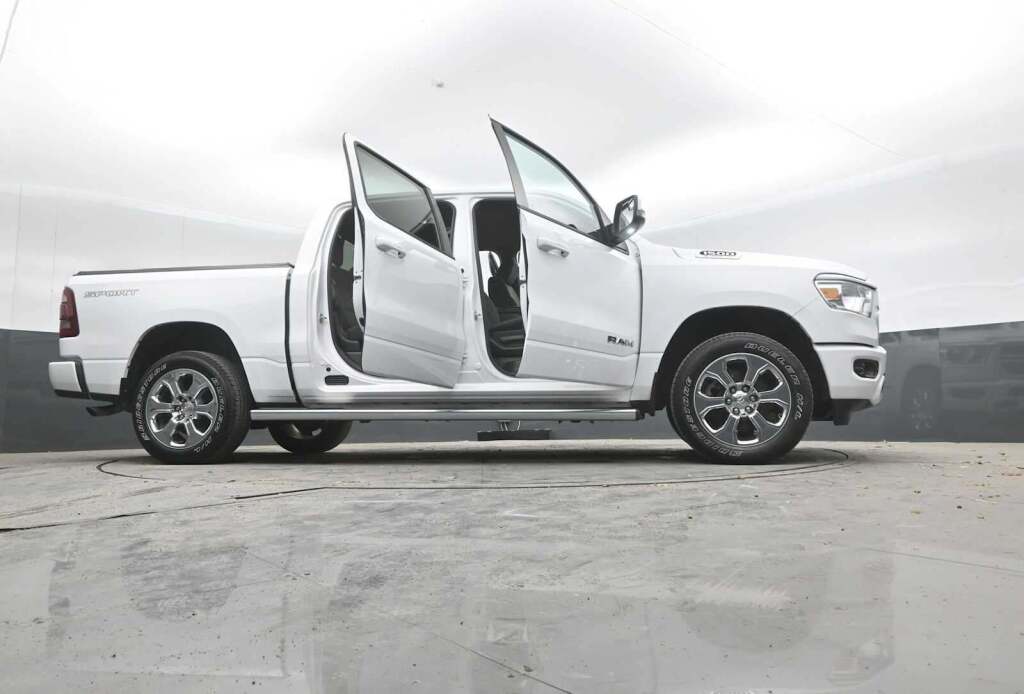2023 Ram 1500 Big Horn Crew Cab 4x4 5'7" Box