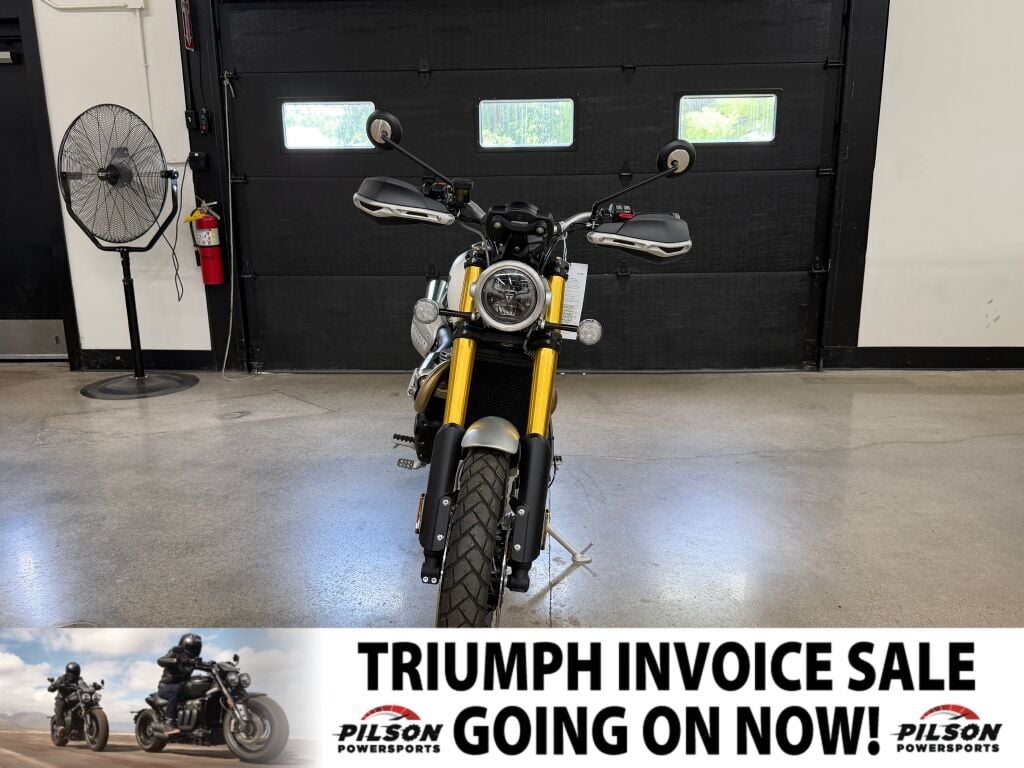 2026 Triumph Scrambler 1200 XE Sapphire black