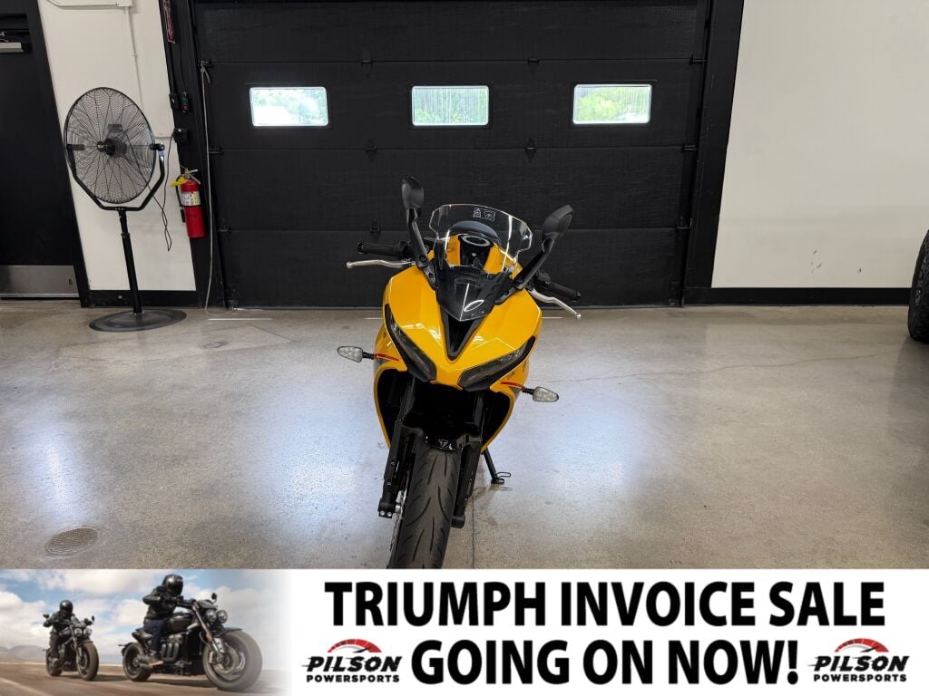 2026 Triumph Daytona 660 Sapphire Black