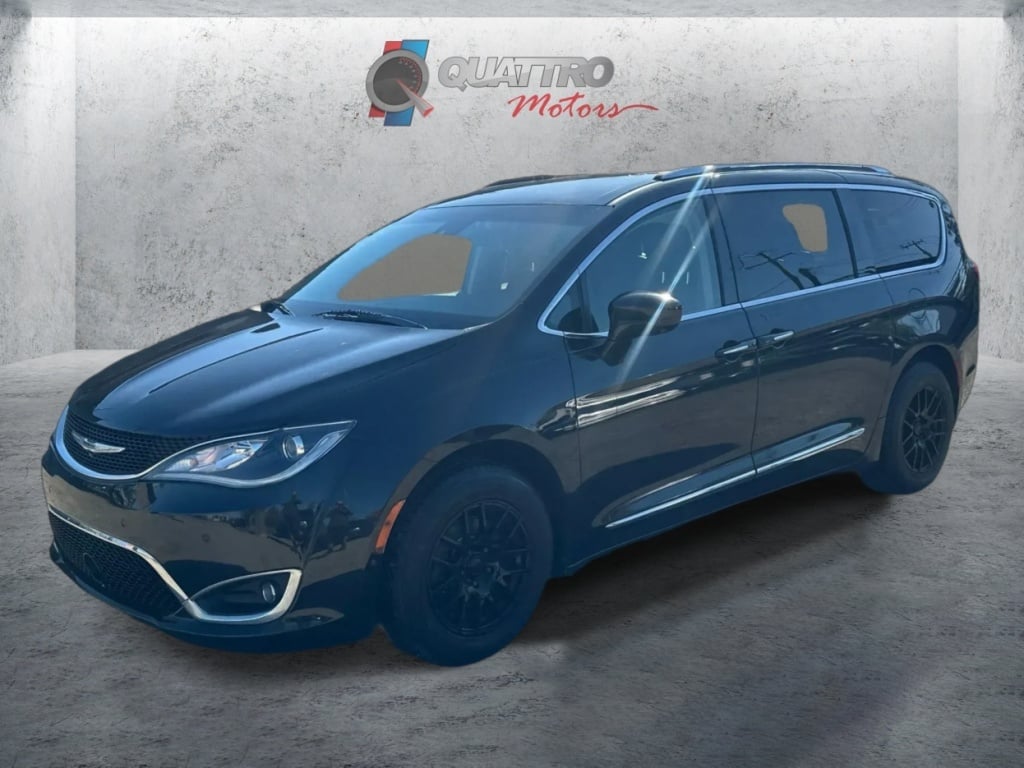 2017 Chrysler Pacifica Touring L Plus