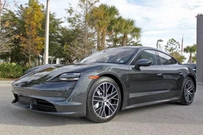 2020 Porsche Taycan Turbo