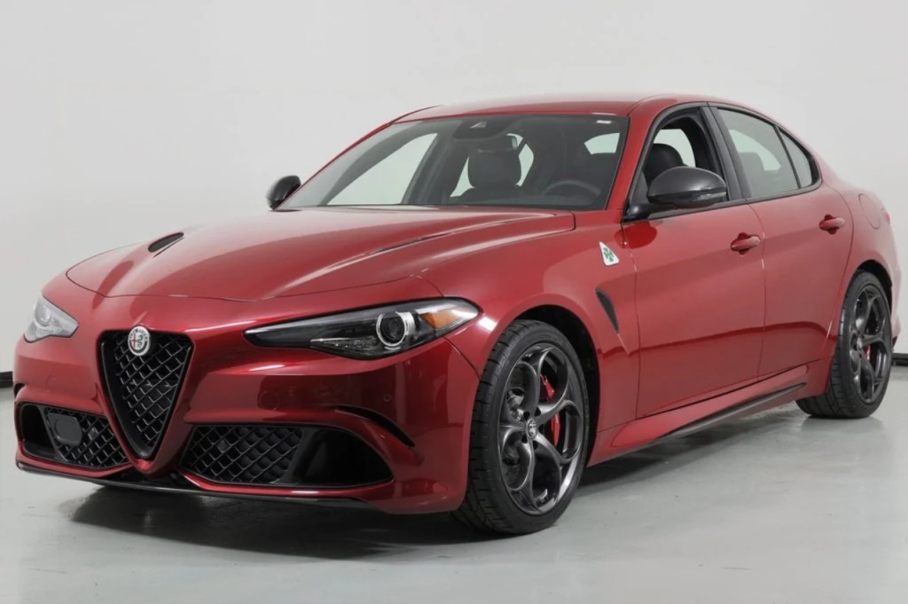 2020 Alfa Romeo Giulia Quadrifoglio Base