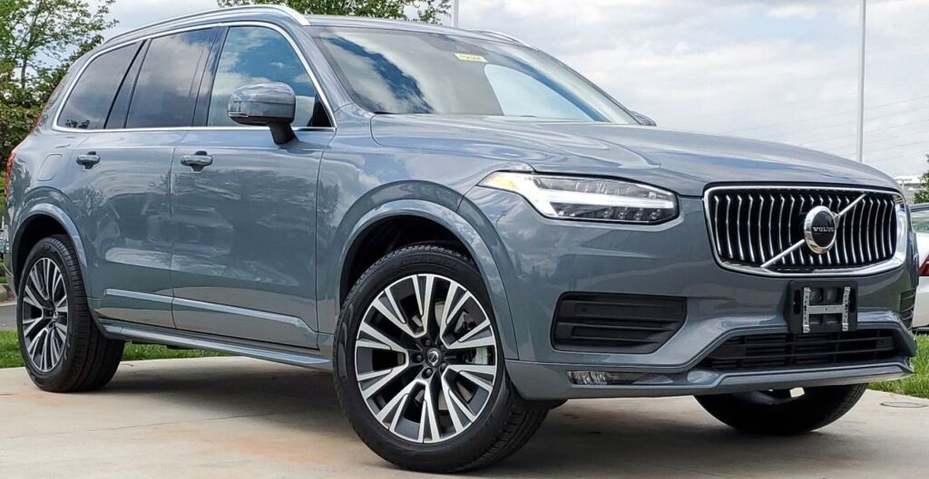 2022 Volvo XC90 T5 Momentum