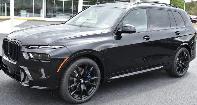2025 BMW X7 40i's photo