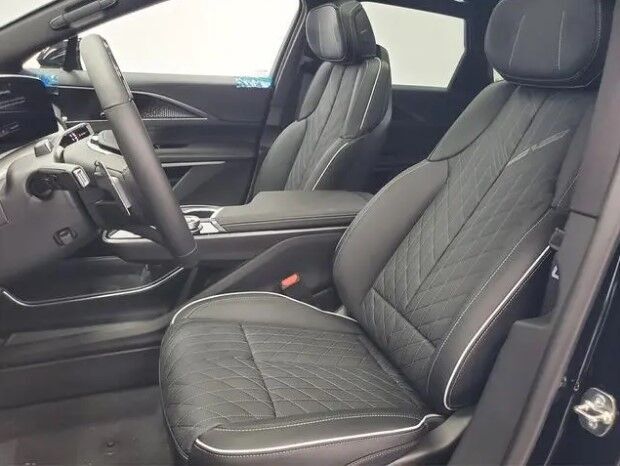 2026 Cadillac LYRIQ-V Premium