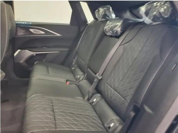 2026 Cadillac LYRIQ-V Premium