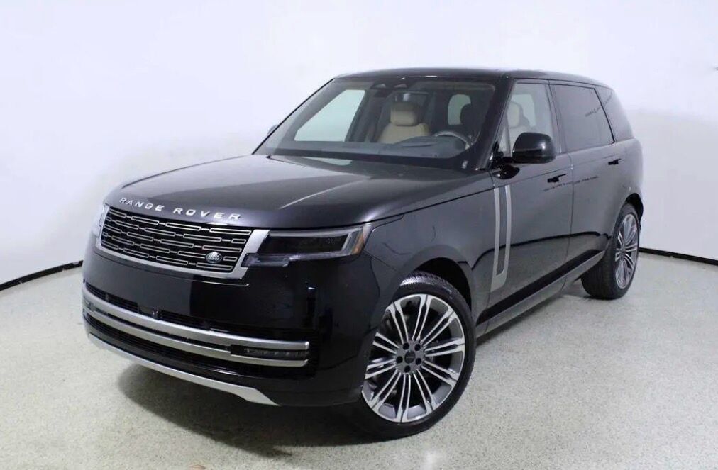 2026 Land Rover Range Rover P400 SE LWB