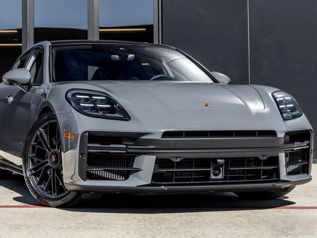 2026 Porsche Panamera GTS