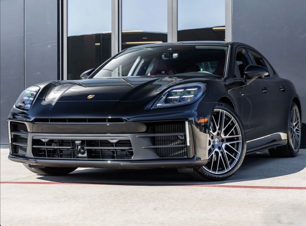 2026 Porsche Panamera 4
