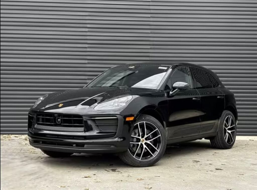 2026 Porsche Macan Base