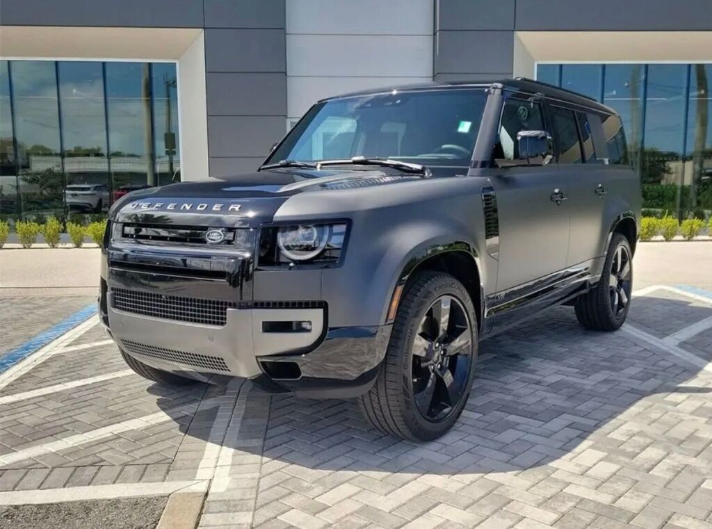 2026 Land Rover Defender 130 V8 P500