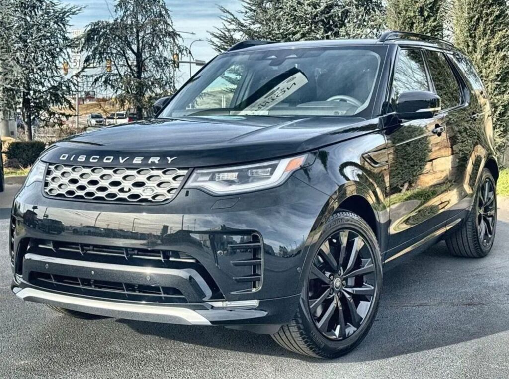2026 Land Rover Discovery P360 Tempest Edition