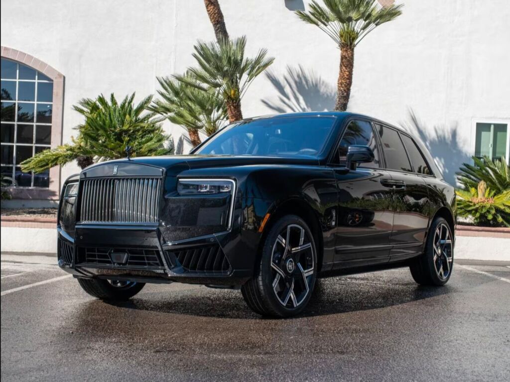 2026 Rolls-Royce Black Badge Cullinan Base